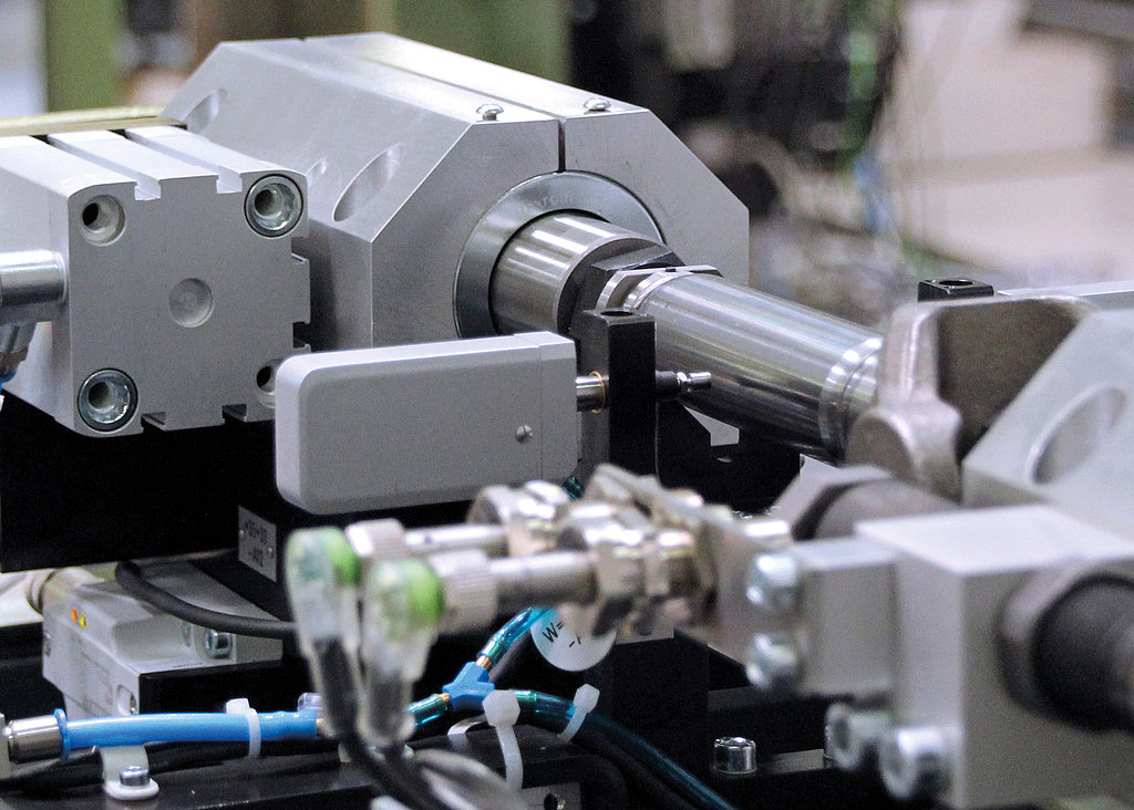 Blum-Novotest Mehrstellenmessmaschine für Wellen und Achsen - Hochpräzise Messung durch den Einsatz hochwertiger Einzelelemente