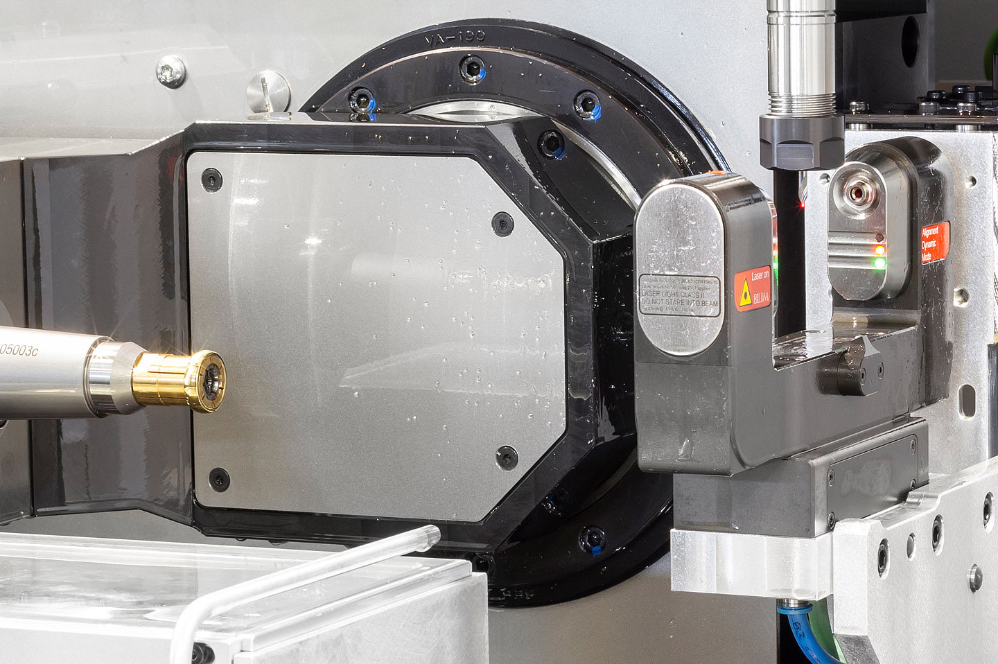 BLUM laser measuring system measures a tool.