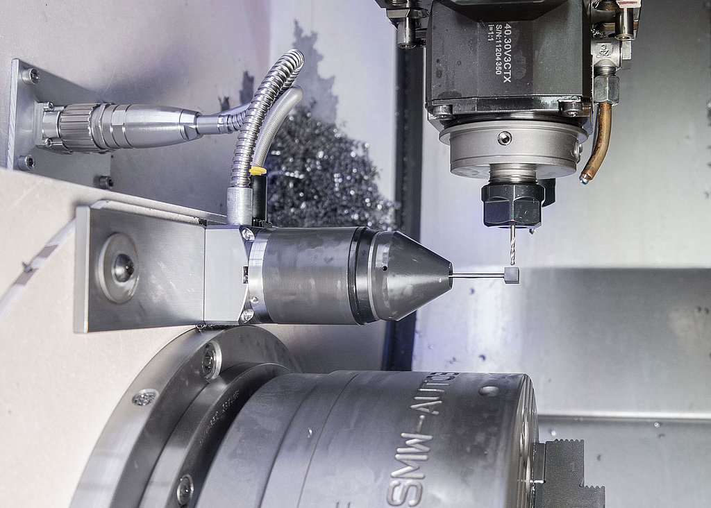 Tactile tool measurement in the lathe using a BLUM TC76 probe