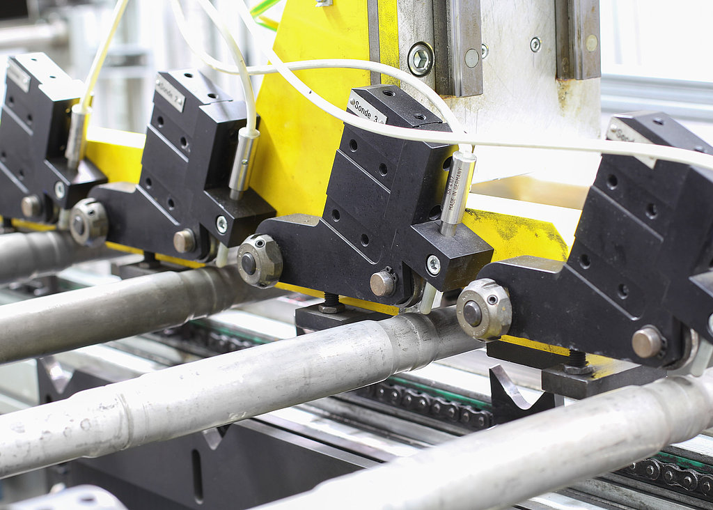 Blum-Novotest Rissprüfanlage Linearführung Blum-Novotest Rissprüfanlage mit Linearführung