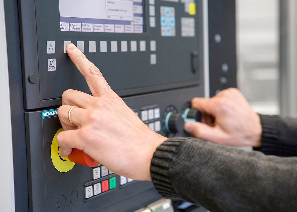 Blum-Novotest Service - Schulungen Blum-Novotest Servicedienstleistungen