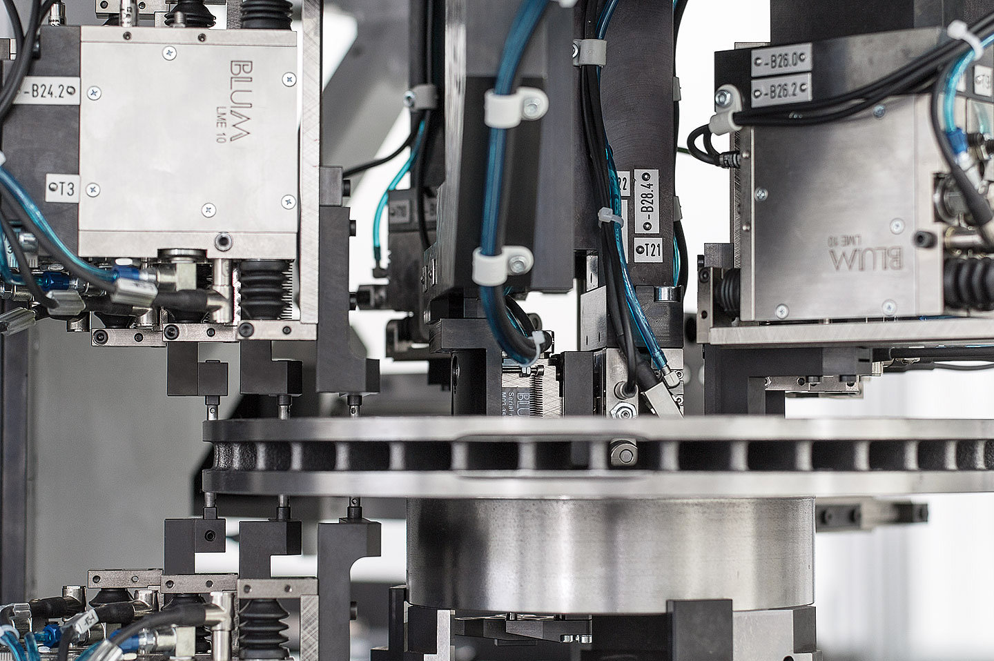 Messmaschine für Bremsscheiben und Bremstrommeln von Blum-Novotest 