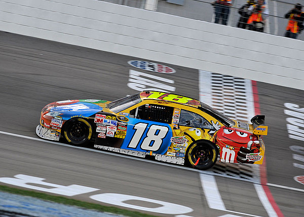 Hohe Präzision macht das Rennen. Messkomponenten von Blum werden in der Fertigung des NASCAR-Teams „Joe Gibbs Racing“ eingesetzt.