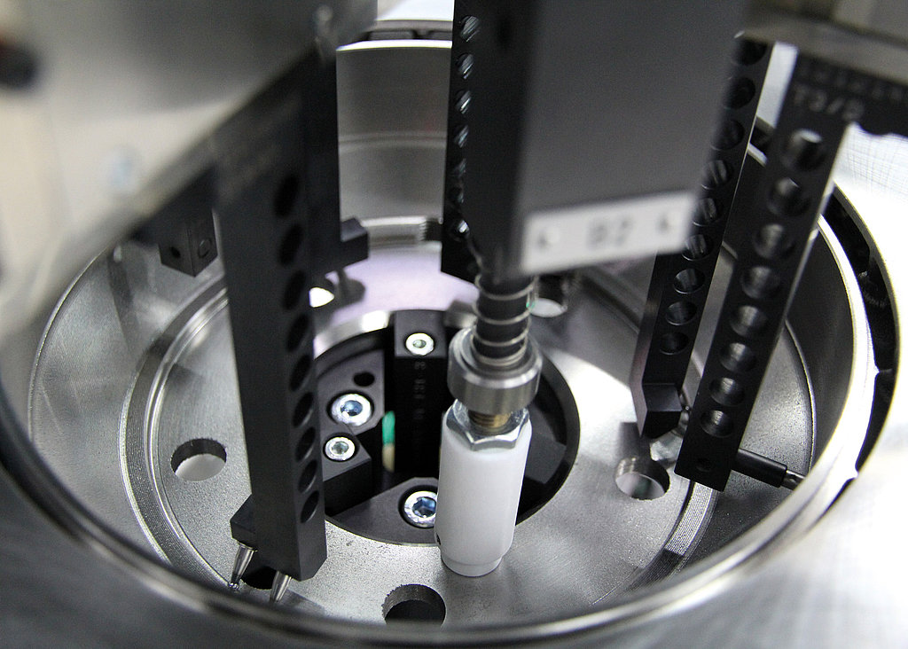 Blum-Novotest Mehrstellenmessmaschine - Präzise Innenmessung Blum-Novotest Mehrstellenmessmaschine für Bremsscheiben und Bremstrommeln - Präzise Innenmessung
