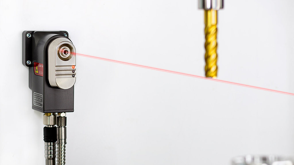 LC53-DIGILOG laser light barrier from BLUM
