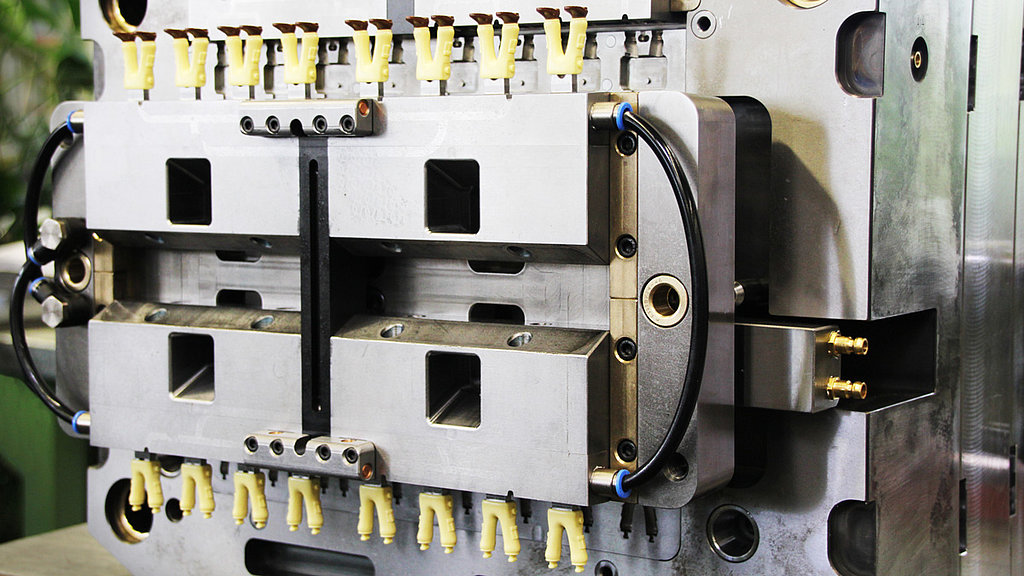 BLUM in mould-making for multi-cavity moulds for 2K injection moulding BLUM at geobra Brandstätter GmbH & Co. KG (Playmobil)