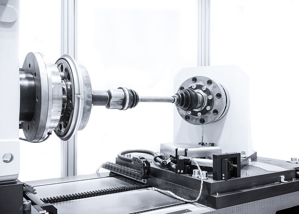 Blum-Novotest Statischer Bruchlastprüfstand - Automatische Brucherkennung Blum-Novotest Statischer Bruchlastprüfstand für Gelenkwellen - Automatische Brucherkennung