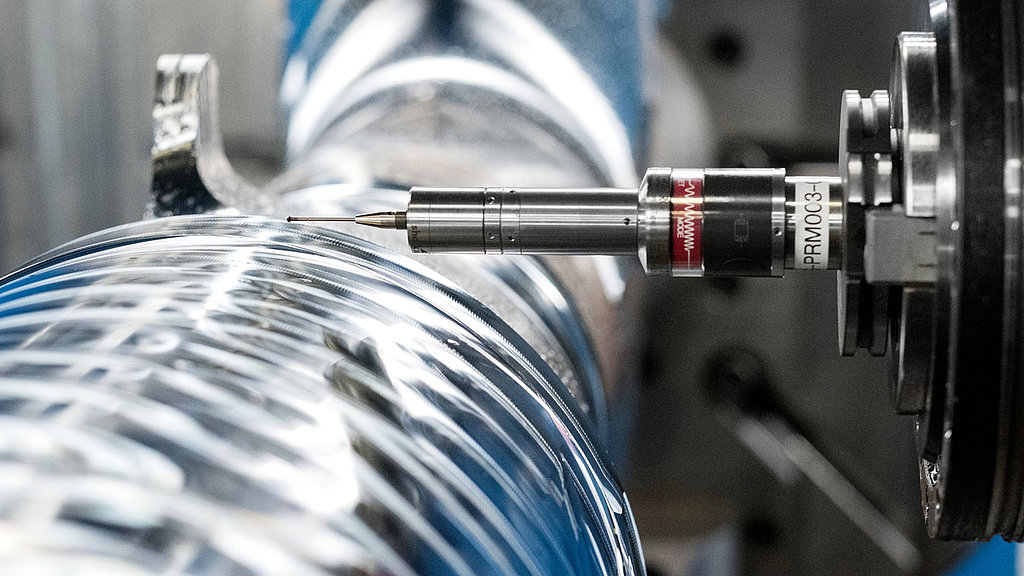 BLUM in the production of landing gear components for aircraft BLUM roughness measurement system at Safran Landing Systems