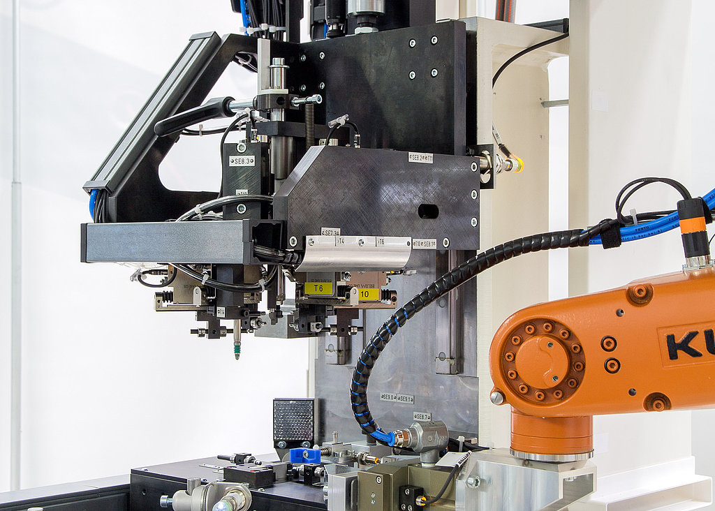 Blum-Novotest multipoint measuring machine - Integrated multipoint measuring Blum-Novotest BMK5 flexible measuring and automation concept - Integrated multipoint measuring
