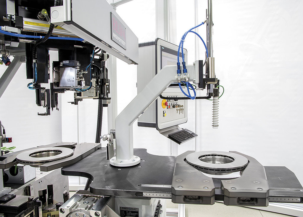 Blum Novotest Mehrstellenmessmaschine scheibenförmige Bauteile Schwenklader Blum Novotest Mehrstellenmessmaschine für scheibenförmige Bauteile mit Schwenklader