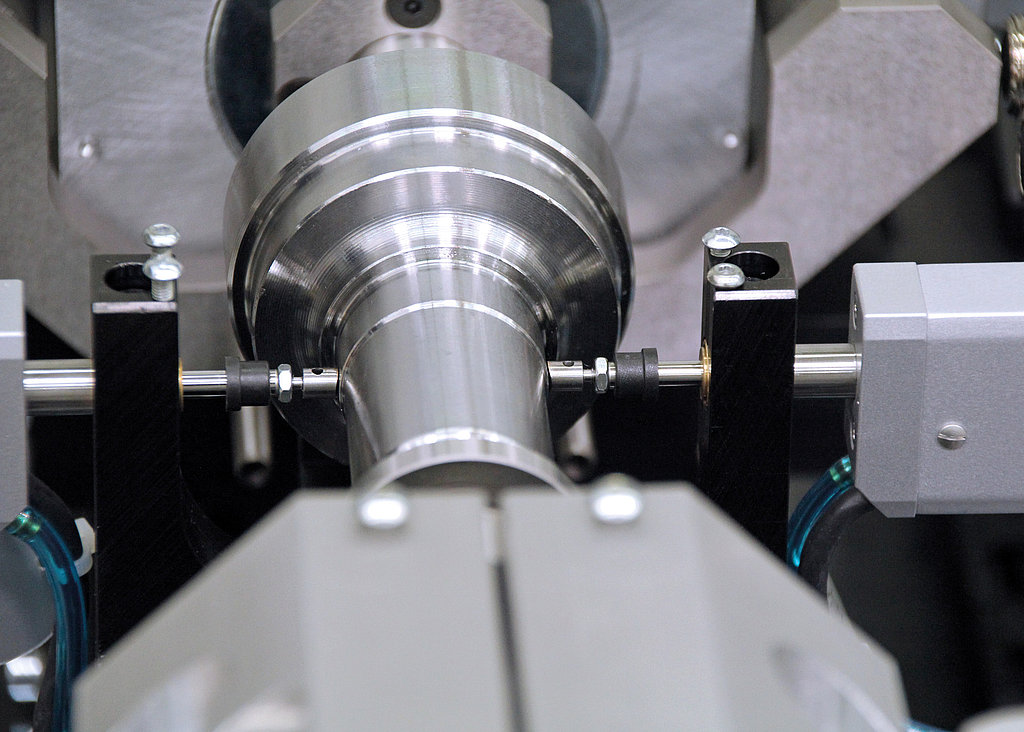 Blum-Novotest Mehrstellenmessmaschine - Schnelle Erfassung der Bauteilgeometrie Blum-Novotest Mehrstellenmessmaschine für Wellen und Achsen - Schnelle Erfassung der Bauteilgeometrie