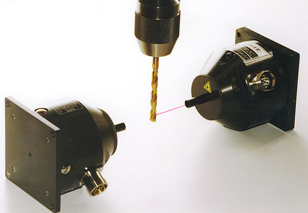 BLUM entered the field of laser measuring technology in 1987. After first test setups using a helium neon laser tube, the availability of red-light laser diodes led to the breakthrough of applicable systems.  BLUM was therefore able to introduce the first marketable laser measuring system for tool breakage detection back in 1991.