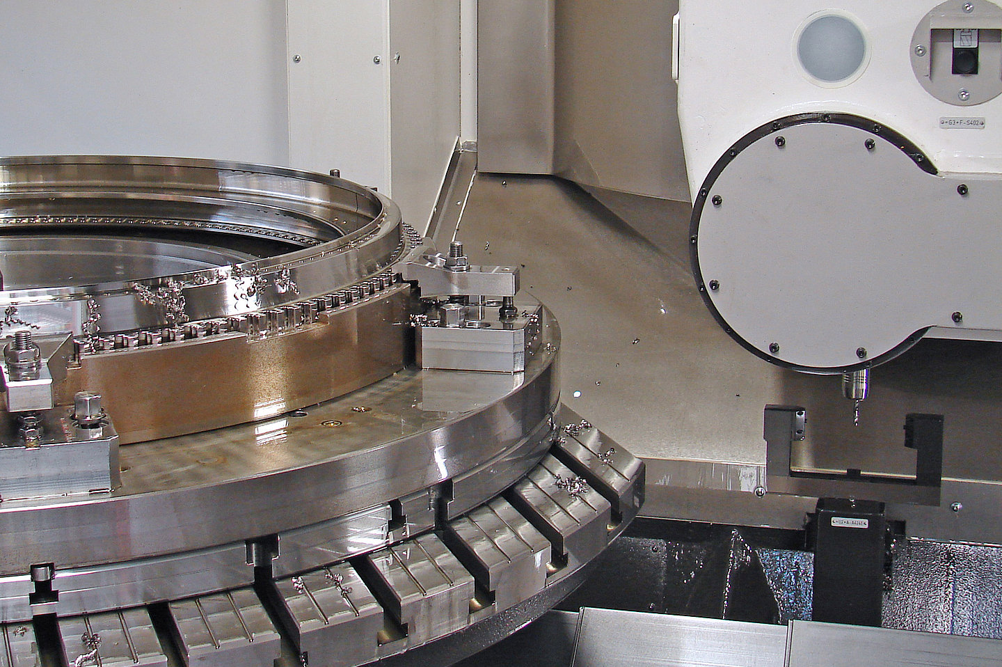 Die Lasermesssysteme von BLUM helfen der MTU dabei, Triebwerksteile höchster Qualität wirtschaftlich zu produzieren