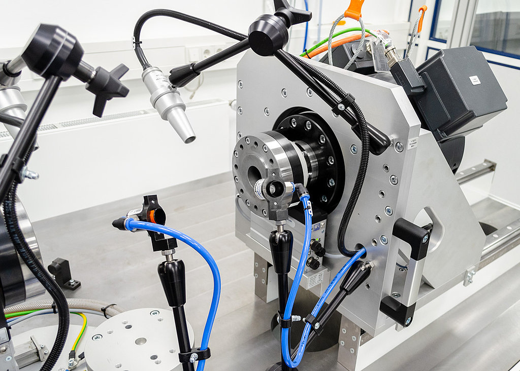 High Efficiency Prüfstand - Antriebseinheit rechts mit Axialverstellung High Efficiency Prüfstand - Antriebseinheit rechts mit Axialverstellung