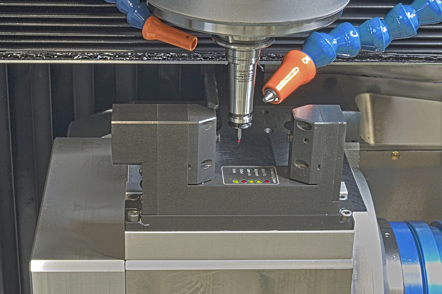 Mit dem BLUM LaserControl NT werden Mikrowerkzeuge mit einem Durchmesser von gerade einmal 30 µm hochpräzise vermessen