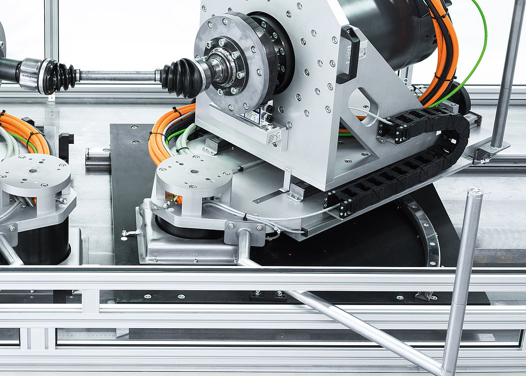 Blum-Novotest Advanced Audit Knock Prüfstand - Beugeeinheiten sind manuell verstellbar Blum-Novotest Advanced Audit Knock Prüfstand für Gelenkwellen - Beugeeinheiten sind manuell verstellbar