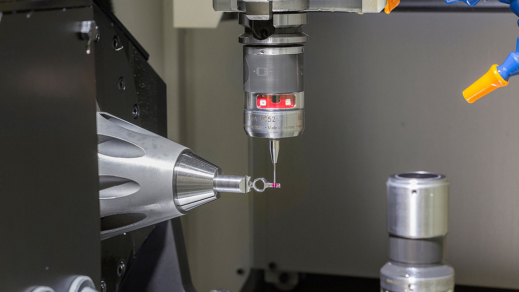 BLUM Software in the production of medical technology milled parts BLUM Software at Präzisionstechnik DISTERHOFT GmbH & Co. KG