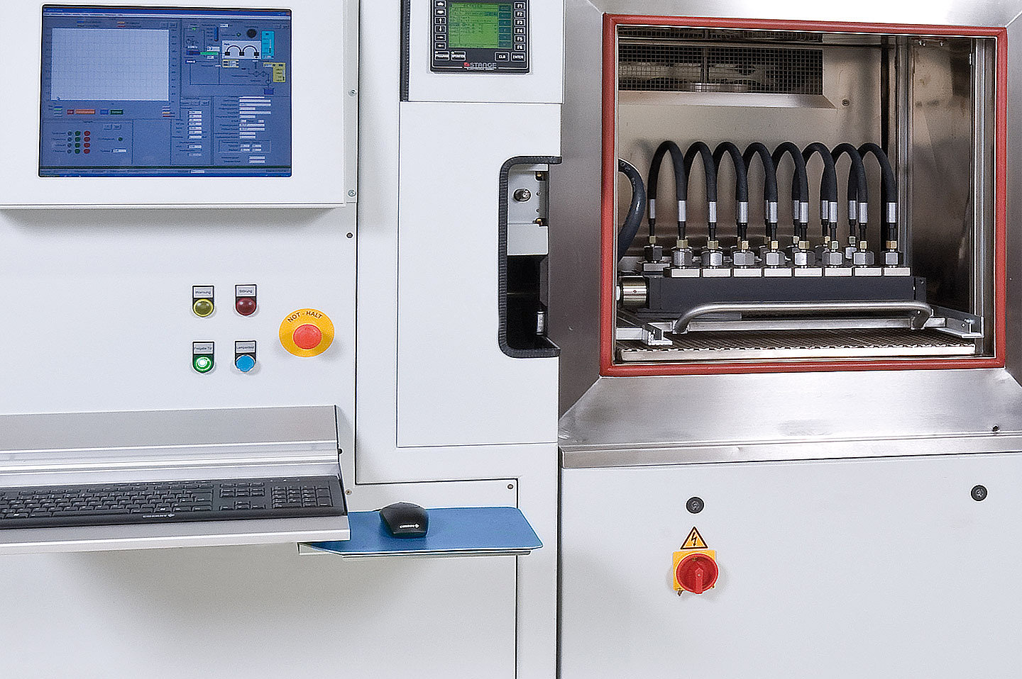 Hydraulic test stand from Blum-Novotest for impulse testing MT series