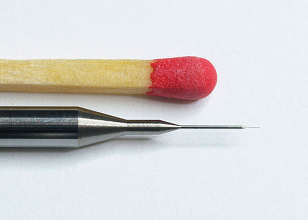 Durch das Vermessen der Werkzeuge mit dem BLUM Lasermesssystem direkt in der Maschine kann eine Präzision erreicht werden, die an der Grenze des technisch Machbaren ist.