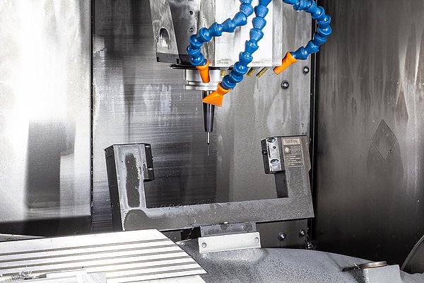Das Werkzeugspektrum ist groß, daher wird das Lasermesssystem Micro Compact NT von BLUM für verschiedenste Aufgaben eingesetzt. BLUM’s Micro Compact NT Lasermesssystem