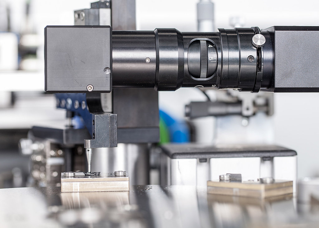 Blum-Novotest multipoint measuring machine - Measurement by imaging system Blum-Novotest BMK3 flexible measuring and automation concept - Measurement by imaging system