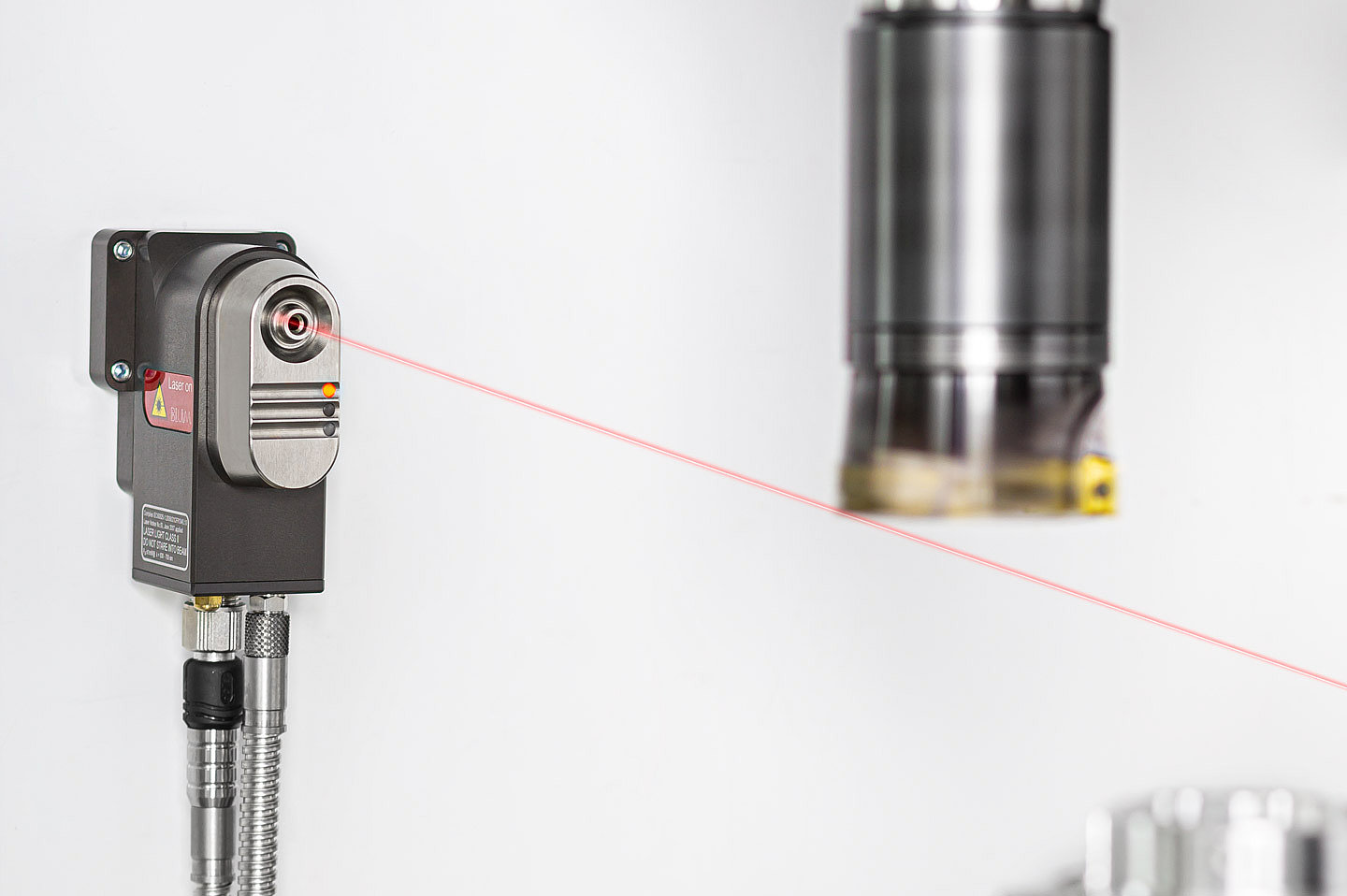 Messung von Werkzeugen auf CNC-Bearbeitungszentrum mit BLUM Laserlichtschranke
