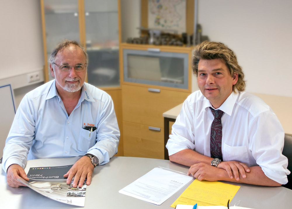 Inventhor Geschäftsführer Ralf Prahler (links) und Blum-Novotest Vertriebsingenieur Holger Schöller im Gespräch Inventhor Geschäftsführer Ralf Prahler (links) und Blum-Novotest Vertriebsingenieur Holger Schöller im Gespräch